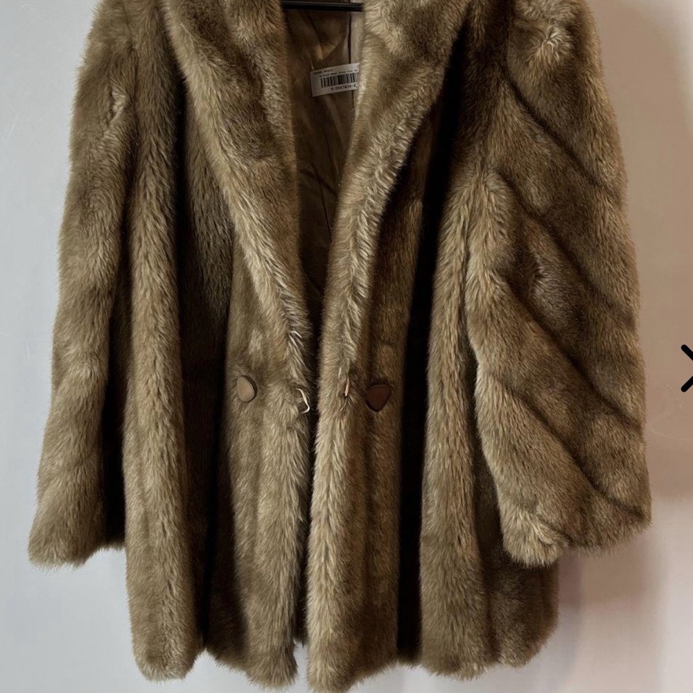 Elegant vintage Brown Faux Fur Coat